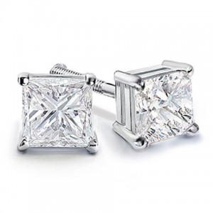 Diamond Stud Earrings – Perfect for Valentine’s Day