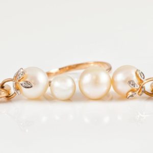 gold & pearl jewelry