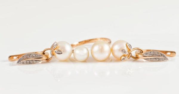 gold & pearl jewelry